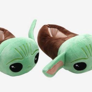 New Star Wars The Mandalorian The Child Plush Slippers Size Large Disney